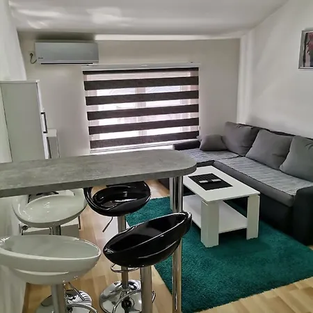 Centar Enmi 111 * Баня-Лука