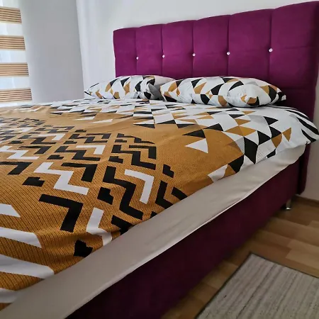 Centar Enmi 111 Apartment