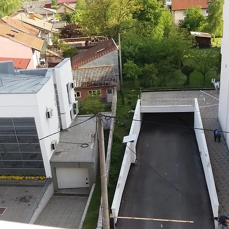 Centar Enmi 111 Апартаменты Баня-Лука